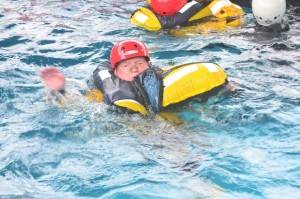 LIfe saving education before to install equipment for oil reclamation at offshore platform