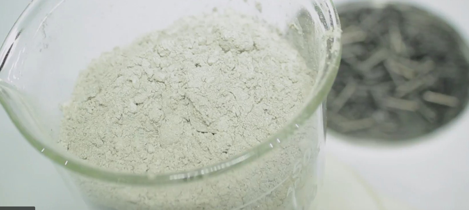 Molienda de cemento, para mezclas de construcción secas en aparatos de la capa vortex