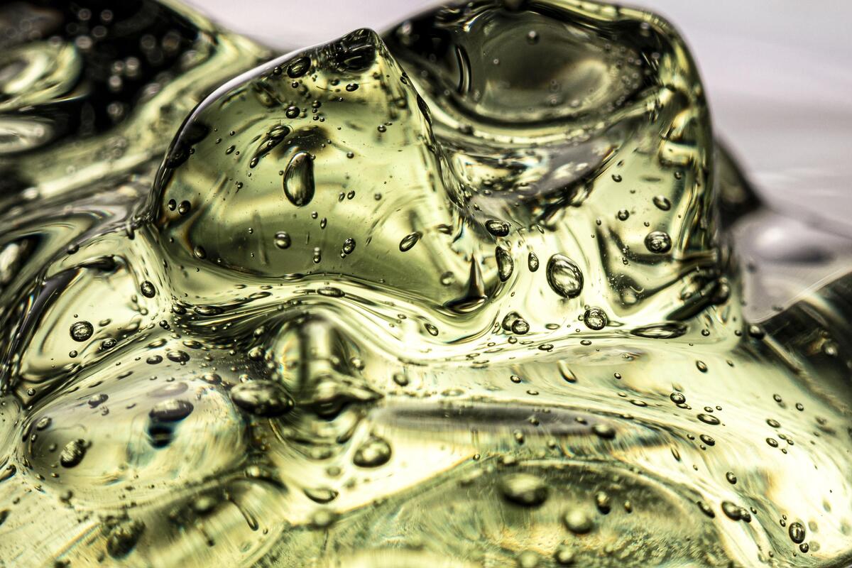 Features of Operation and Purification of Dielectric Fluid FR3